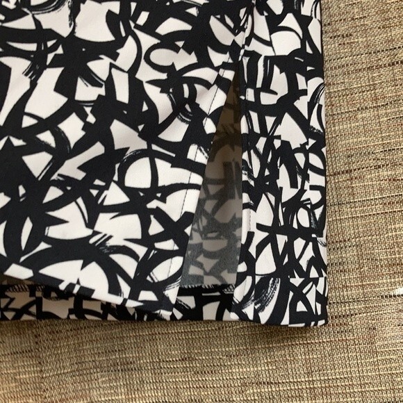 Kenneth Cole geo print skirt - Picture 2 of 3